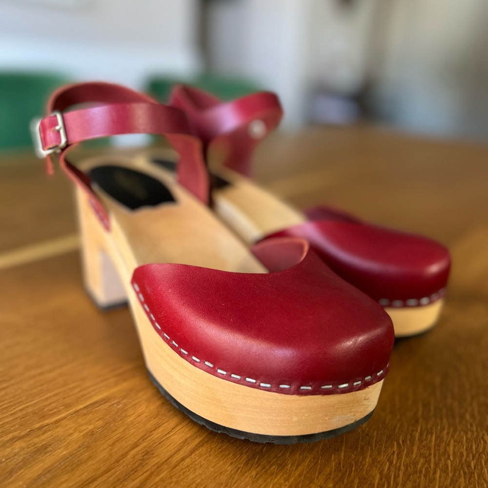 Swedish Hasbeens Krillan in Wine 38